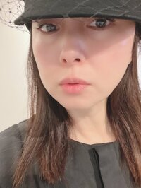 渡辺美奈代『帽子姿』