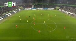 「ワールドクラス」「頼りになるな」伊藤洋輝が攻撃を加速させる“完璧すぎるパス”を炸裂させた瞬間　豪快ヘッド弾を呼び込んだビルドアップ能力