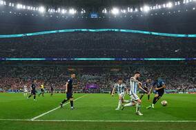 【W杯】ロナウド、R・カルロス、ロナウジーニョ…豪華OBたちが集結！　感動の瞬間が反響「伝説の再会」「ブラジルの誇り」