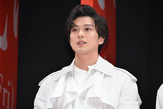 杉咲花は天然？凡ミスでサラダドレッシングを浴びる 2枚目