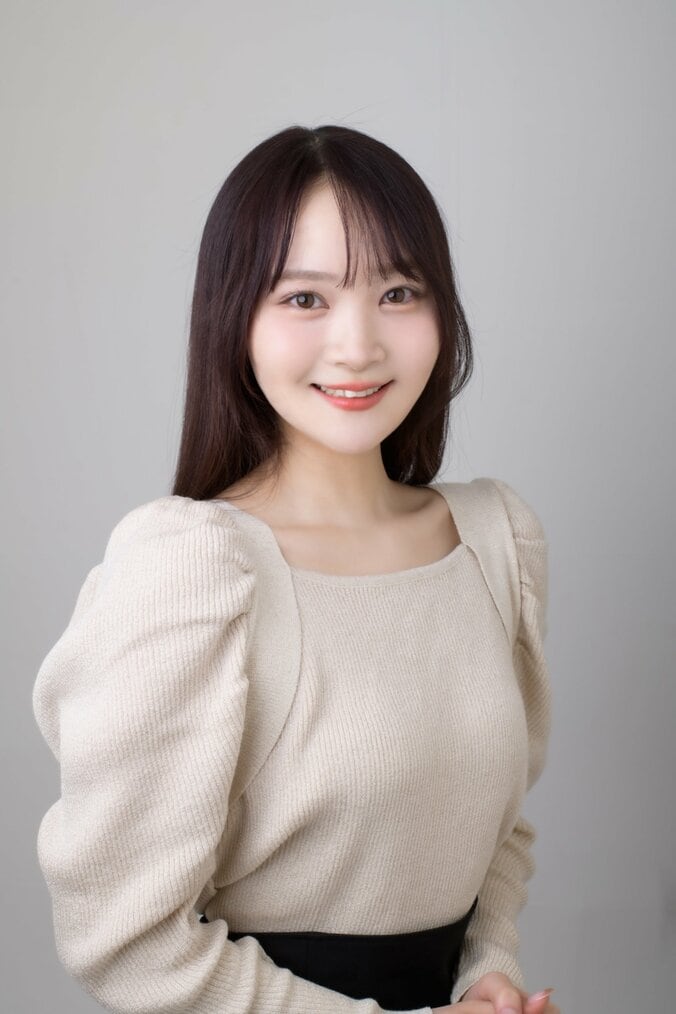 アナスタシア役・小山内怜央 アー写