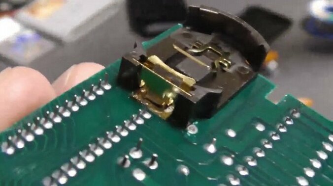 お宝を復活させよう！セーブできなくなったファミコンカセットの電池交換方法解説動画 13枚目