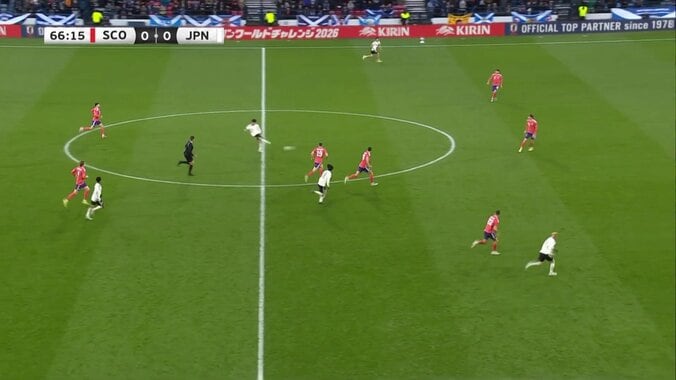 「三笘のシャドー震える」三笘薫、一撃必殺の“20mスルーパス”で決定機演出「完成度高すぎ」「レベルが違う」戦況を変える絶品ラストパスにSNS騒然 5枚目