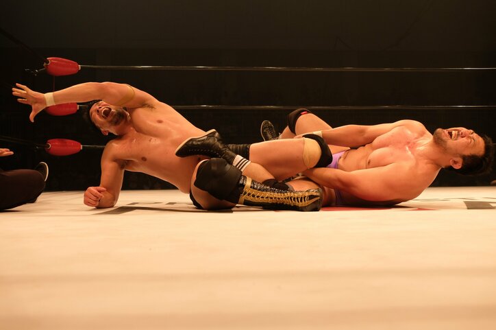 潮崎豪と鈴木秀樹、刺激だらけの名勝負　「井の中の蛙。でも僕が思うノアは潮崎豪」（鈴木）