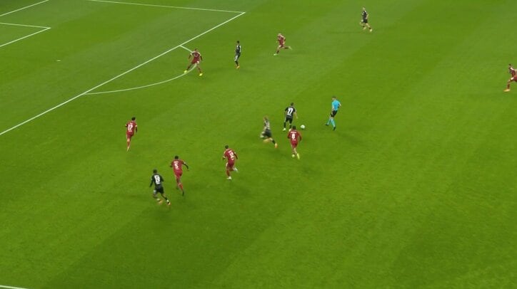 【映像】リヴァプール守備を翻弄したフリーランニング