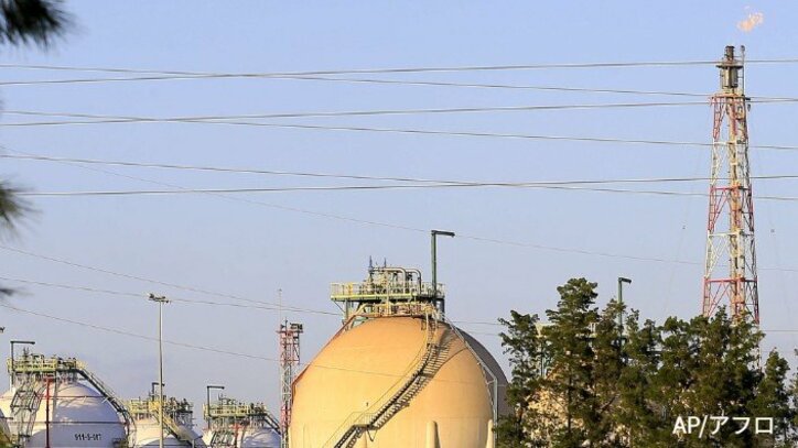 アルジェリアの石油精製施設　アルジェ郊外　2022年4月30日