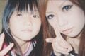 未婚で3児のシンママ、借金800万円…無休で働く母に「寂しかった」「学校ではいじめられていた」娘が当時の本音を告白