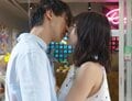 天然ボディの大人気グラドル、路上でキス連発「店の前で3回キス」