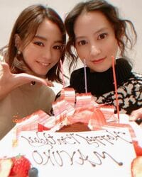 桐谷美玲、河北麻友子の誕生日を祝福 「みれまゆコンビだいすき」「可愛すぎる二人」の声