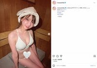 大食いタレント もえあず、胸元＆美脚あらわな白のビキニ姿にファン絶賛「スタイル抜群」「死ぬほど可愛い」