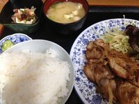 左利きの波田陽区、味噌汁を倒さない独自の対策を明かす