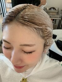 桃『アニメみたいな金髪』