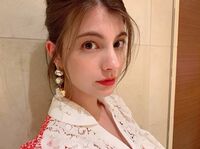 マギー、“セクシー過ぎる”美脚あらわなミニスカワンピース姿に絶賛の声「ほんとうに素晴らしい」