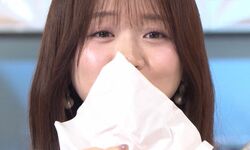 森香澄のハンバーガーの食べ方に「エロすぎる！」間近で見たとろサーモン久保田が興奮