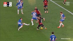 嗅覚やばい！浅野拓磨、ゴール前への爆速抜け出し→超絶ターン＆反転シュートの“鬼仕掛け”にSNS騒然「浅野キレッキレやな」