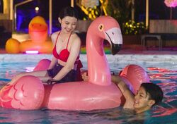 大人っぽい高3女子、モテ男子とのナイトプールデートにスタジオ大興奮！怒涛のアピールも『今日好き』サムイ島編第2話