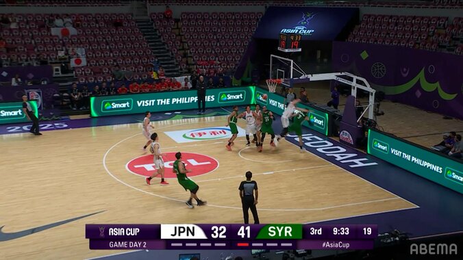 驚愕！ バスケ日本代表主将の“NBA級スーパーブロック”に大喝采「えぐすぎ」ホーキンソンが“試合を変えた”瞬間「羽が生えてるみたい」 4枚目