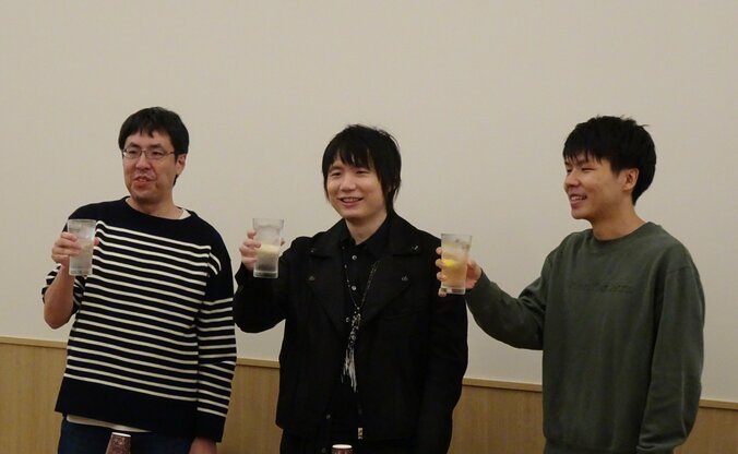 チーム天彦のメンバー（左から広瀬章人九段、佐藤天彦九段、増田康宏八段）