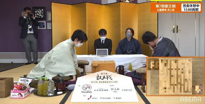 藤井聡太叡王「頭の中の盤を動かしていると将棋が激しくなる」解説棋士が聞いた、天才棋士が早々に盤の前に戻る理由 1枚目
