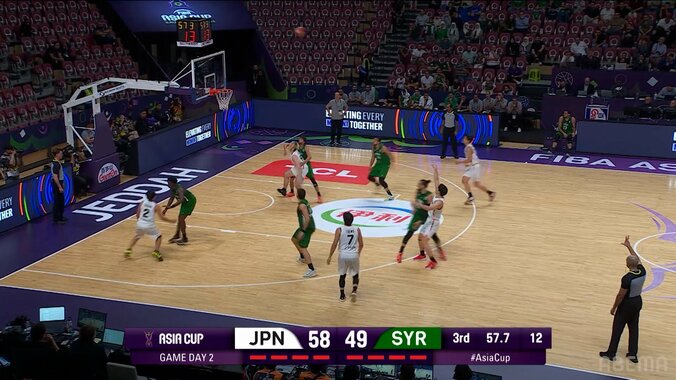 桜木花道かよ！ 川真田紘也の“強靭リバウンド”が話題沸騰「小中学生の教材にすべき」「今日イチ熱かった」バスケ格言を体現した瞬間 3枚目