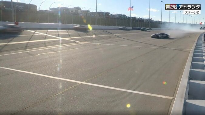 「派手にいった」通算63勝の40歳名手がエグい角度でウォールに衝突「一番痛いです、身体が」現役ドライバーも心配の声 3枚目