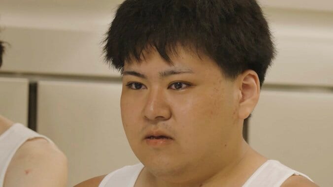 【写真・画像】「カメラ止めて全部食べていい？」 22歳“幼卒”男性、“母親直伝のオムライス”を絶賛され満面の笑み　1枚目