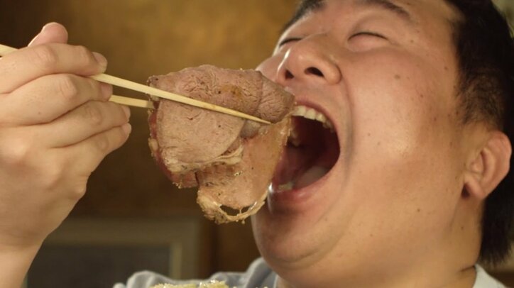 『キミの脂肪に恋してる』フォーリンデブはっしー、絶品料理を平らげる