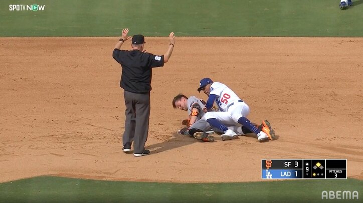 【写真・画像】ベッツの「優しさが滲み出ています」ド軍戦、激しいプレーに思わぬ反響 MVP男の“動き”を実況が称賛、敵軍走者と交錯もヘルメット拾う　1枚目