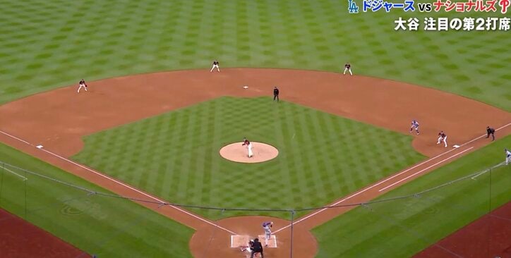 【写真・画像】何が起きた？ 大谷翔平、爆速強襲ヒットで“想定外のハプニング”「危険すぎ」 相手野手のグラブを弾き飛ばす「二塁手は無事か？」　1枚目