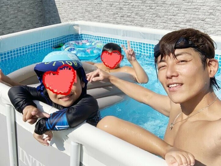  杉浦太陽、息子達と全力で自宅プールを楽しむ様子を公開「子どもの体力は凄い」 