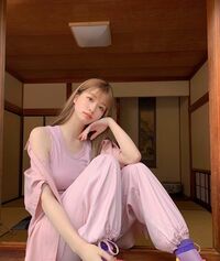 「和なめるるかわ」「天使」生見愛瑠、和室での全身ピンクコーデを公開しファン絶賛