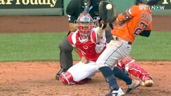 危ない！ 153キロ高速シンカーがあわや頭部直撃…アルトゥーべは怒り堪え、同僚は“鬼の形相” ベンチ殺気立ち異様な雰囲気漂う