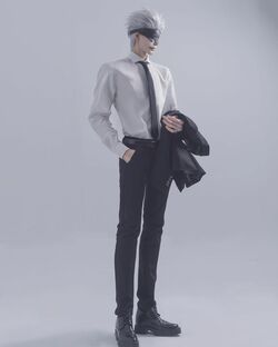 「領域展開出来そう」「スタイルまで完璧」コスプレイヤー・唯安、「呪術廻戦」五条悟の黒スーツコスにファンうっとり