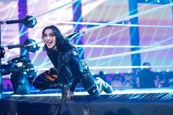 「サイヤ人級の美しさ」“最恐”女子レスラー、ギャップ全開の“すっぴん×ドラゴンボール”Tシャツ姿が大反響「ゴジータ！？」