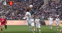 「神だな」「鳥の目かよ！」ボルシアMG板倉滉がチームを救うスーパープレーを炸裂した瞬間　失点すれば敗色濃厚というピンチで超絶ヘディングクリア