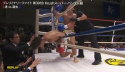 ロープに上半身が…左フックであわや場外の衝撃KO 真っ向打ち合いで劇的決着