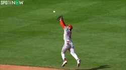 大谷翔平のピンチを救う“超絶”美技に「神かよ」ファン驚嘆！ 「この守備、まさに1日分の働き」賛辞の声も