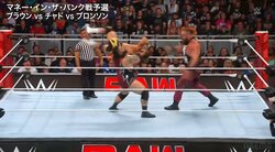 モンスター対決に紛れこんだ90キロレスラーに悲劇！ 武器としてぶん投げられる珍事「散々な扱い」「小道具のよう」