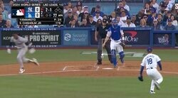 球場騒然… 山本由伸が「上手すぎる」 爆速男を止めた… “神フィールディング”「オリ時代を思い出す」「GG賞やぞ」