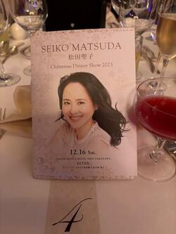  上島竜兵さんの妻、ディナーショーでの松田聖子の様子「同級生4人で行って来ました」 