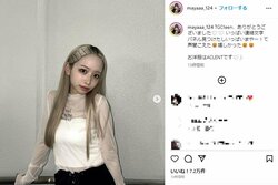 “しゅんまや”重川茉弥のハイトーンヘア＆モノクロファッションに「りある女神降臨」「韓国アイドルみたい」とファン歓喜