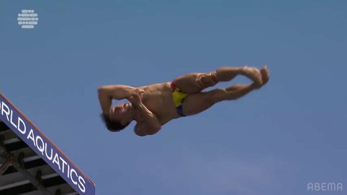 【映像】上空27mで華麗な3回転捻り