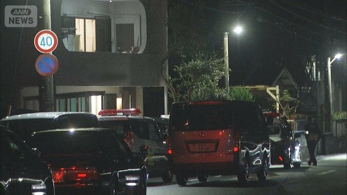 「プロの犯行とは思えない」“緊縛強盗”1000万円奪い逃走…うろつく不審な3人組 1枚目