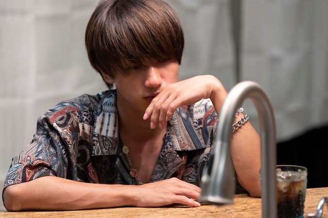 わがままボディのお姉さんと金髪ギャル、どちらとも手繋ぎ！ハタチの男子に「すごいやん」とニューヨーク屋敷爆笑『シャッフルアイランド Season2』  7枚目