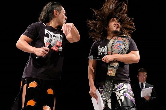 「ああいうヤツが一番腹立つ」「賞金100万円を試合に賭けろ」“カリスマ”佐々木大輔、DDT総選挙1位・高梨を張り手！早くも因縁勃発 3枚目