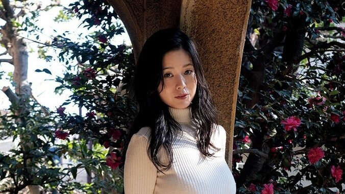 【写真・画像】現役看護師・真田まことのこぼれ落ちそうな“まん丸ボディ” 週刊SPA！「グラビアン魂」登場　1枚目