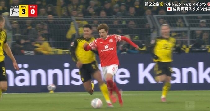 「推進力エグい」佐野海舟、目を疑う“まさかの光景”「パワー！」「海舟最高だわ」ファウルでしか止められない“パワフルキャリー” 4枚目