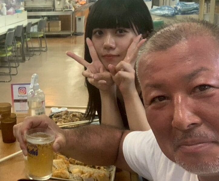 【写真・画像】夫は30歳年上！母の友達男性と結婚した24歳美女「狭いけどくっついて寝るので…」寝る前のチューも　新居に潜入　1枚目