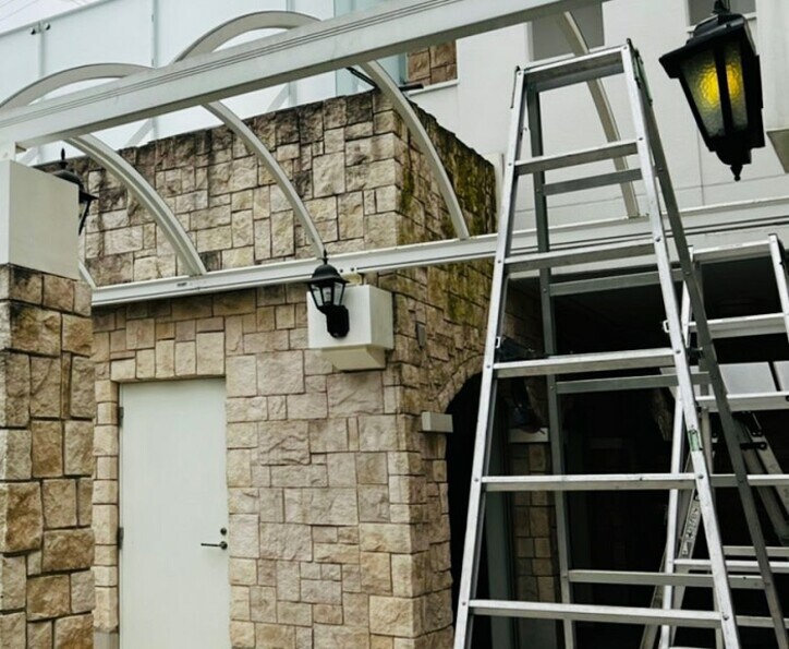  薬丸裕英、自宅を修繕工事していることを報告「ポリカーボネートに交換」 