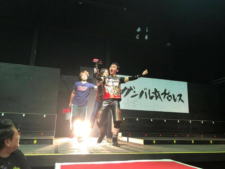 DDTの“大社長”高木三四郎が語る、ユーチューバー草なぎプロレス参戦 「稲垣・草なぎ・香取は本物のプロ」